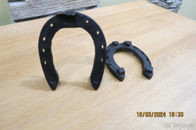 Podkovu konskou 2 kusy - 6