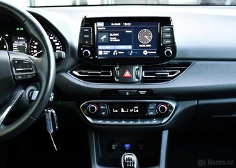 Hyundai i30 1.6CRDi 85kW FRESH ZÁRUKA - 6
