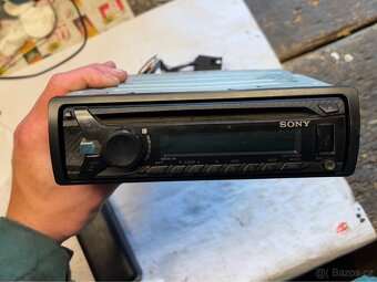 Autorádio Sony CDX-G1000U - 6