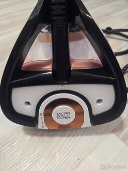 Napařovací žehlička Tefal Ultimate Pure FV9845E0 v záruce - 6