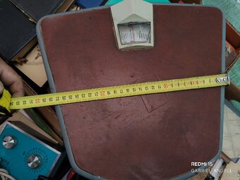 Stará kovová osobní váha - 6