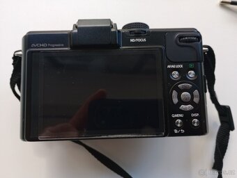 Panasonic Lumix DMC-LX7 s příslušenstvím - perfektní stav - 6