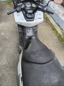 Honda Silver Wing 600 - 6
