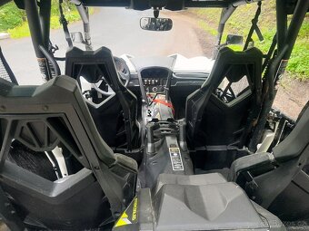 Can-Am Maverick MAX 1000R Turbo - 6