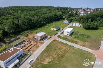 Prodej stavebního pozemku 775 m2 - Střelice, ev.č. 00956 - 6