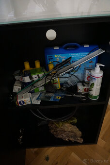 Optiwhite akvarium 60 l + skříňka + příslušenství - 6