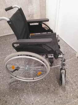 Skládací mechanický invalidní vozík - 6