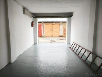Garáž Praha Braník - 20m2 - vlastní pozemek - elektřina - 6