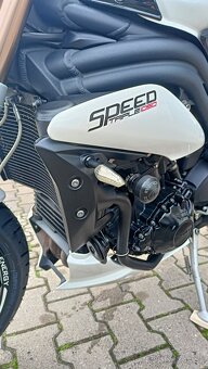 Triumph speed triple 1050 - 6