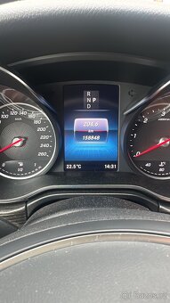 Mercedes-Benz V300 7/2023 - 6