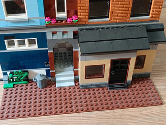 LEGO Exclusive 10246 Detektivní kancelář - 6