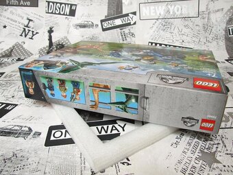 LEGO Jurassic World 75940 - 6