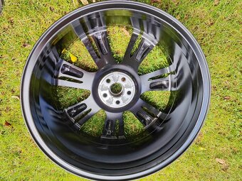 1 kus zánovní disk Range Rover Velar r22 5x108 - 6