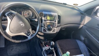 Hyundai i30 CW 2010 1.6CRDI - 6