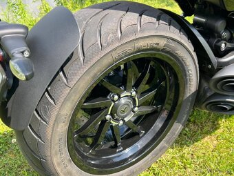 Triumph Rocket 3 R STORM 2024 - 6