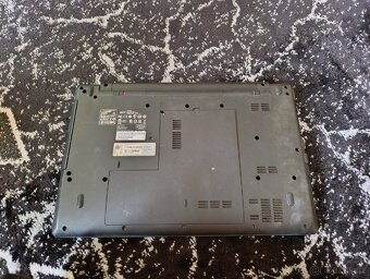 Notebook Acer Aspire 7520G – na náhradní díly / k opravě
 - 6