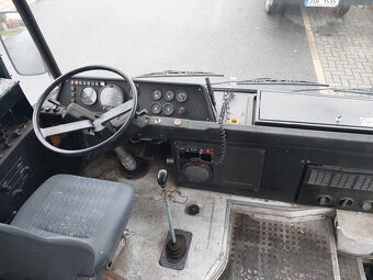 veterán autobus KAROSA - 6