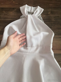 Bílé šaty s odhalenými zády - 6