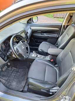 Mitsubishi Outlander PHEV - 2014 + zimní kola, odpočet DPH - 6