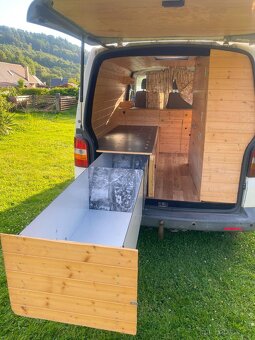 Volkswagen T5 obytný transportér – svoboda na čtyřech kolech - 6