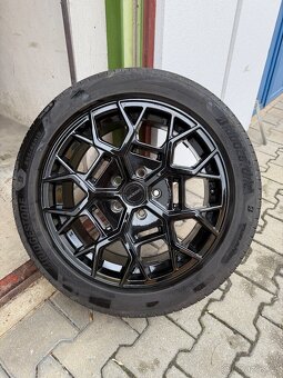 Letní ALU sada R18, 5x120, ET45, RIVIERA RTX Gloss Black, T6 - 6