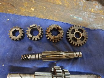 Jawa CZ 125 175 malá kývačka 356 450 - Převodovka - 6