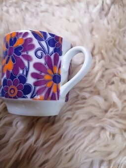 Retro hrneček + talířek - 6