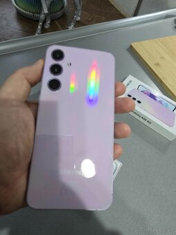 Galaxy A55 5G ve variantě 8 GB RAM / 256 GB - 6