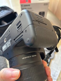 Zrcadlovka Canon EOS 550 D - 6