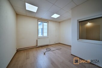 Pronájem kanceláře 159 m² - 6