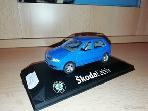 Škoda Fabia 1 hatchback 1:43 kaden modrá - 6