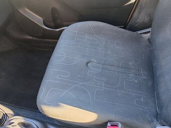 Yaris 1.0i - 6