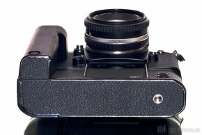 Nikon F3 + Nikkor Pancake 1,8/50mm + motor MD4 - 6