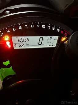 Kawasaki Ninja ZX10-R - 6