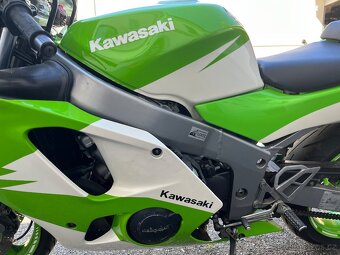 Kawasaki ZX 600 F Ninja - 6