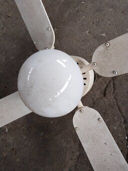Lustr - 6