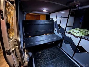 Obytná vestavba VW T5 - 6