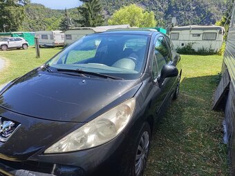 Prodám Peugeot 207 1,4 70kw, benzín, manuál - 6