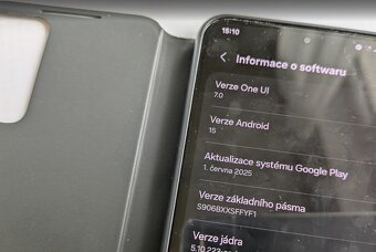 Samsung Galaxy S22+ v perfektním stavu - 6