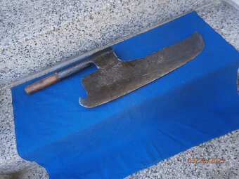 Unikátní sekera - 6