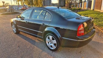 Škoda Superb 2.8 V6 Elegance - 6