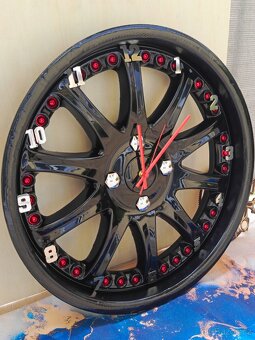 Hodiny z černého alu kola - Autonábytek Kovář - 6