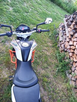 KTM 690 Duke "Carbon" - 6