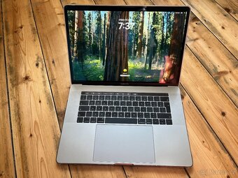 MacBook 15” 2018 - 6