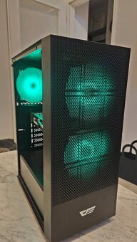 Xeon 1240 V3 (i7 4770) | RX 570 8GB | 16 GB RAM | SSD+HDD - 6