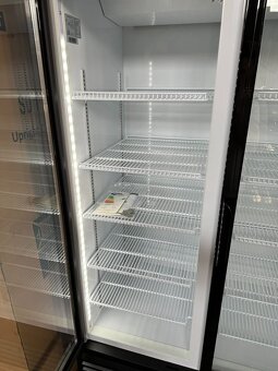 Prosklená chladicí lednice třídveřová - 6