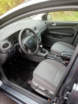Ford focus kombi 1,6i 74kw - 6