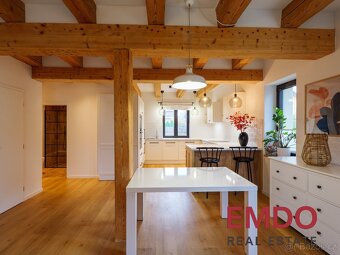 Prodej domu 196 m² s pozemkem 994 m² - 6