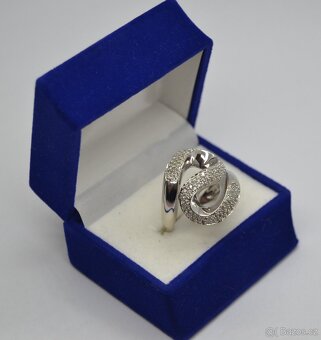 Elegantní zlatý prsten s brilianty - 6