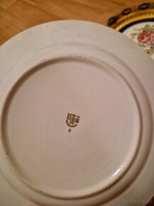 Zdobený porcelánový talíř - 6